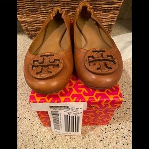 Tory Burch Reva Flats Sz 9 in Royal Tan. Excellent condition.